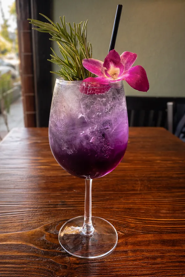 Elderflower Spritz cocktail